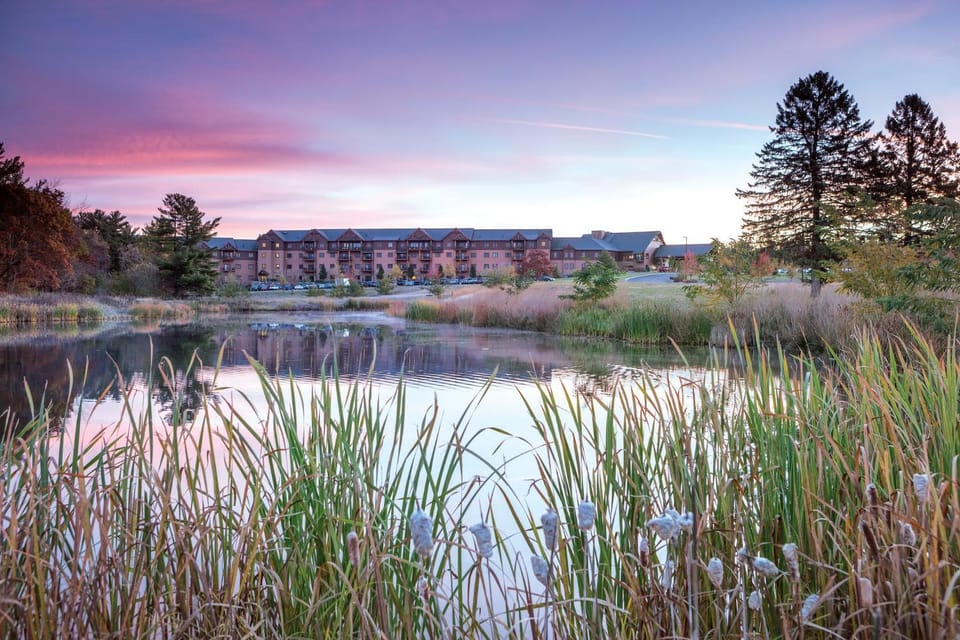 Wyndham Glacier Canyon 2BR Apartment with Resort Access House in Lake Delton
