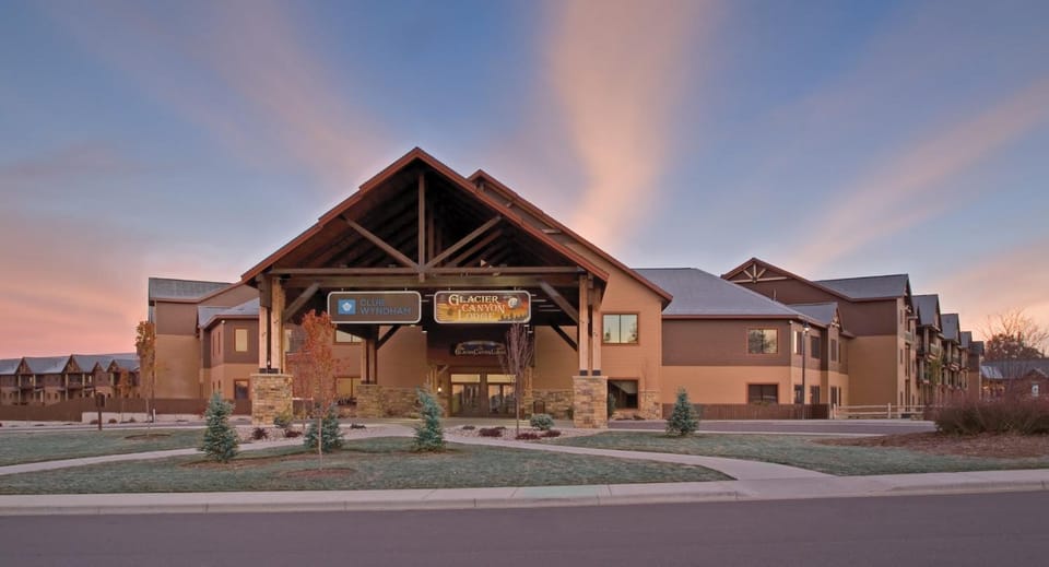 Wyndham Glacier Canyon 2BR Apartment with Resort Access House in Lake Delton