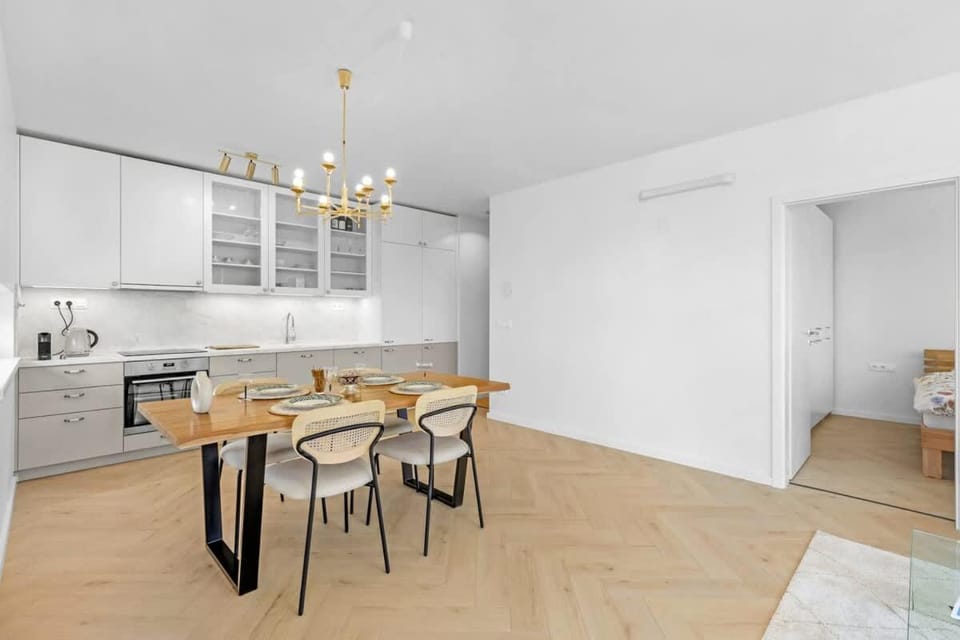Kitchen or kitchenette, Dining area, stove