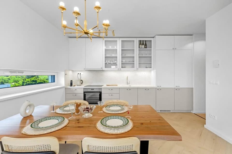 Kitchen or kitchenette, Dining area, stove