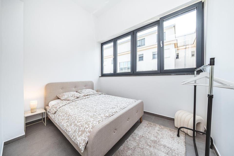 Bed, View (from property/room), Photo of the whole room, Decorative detail, Bedroom