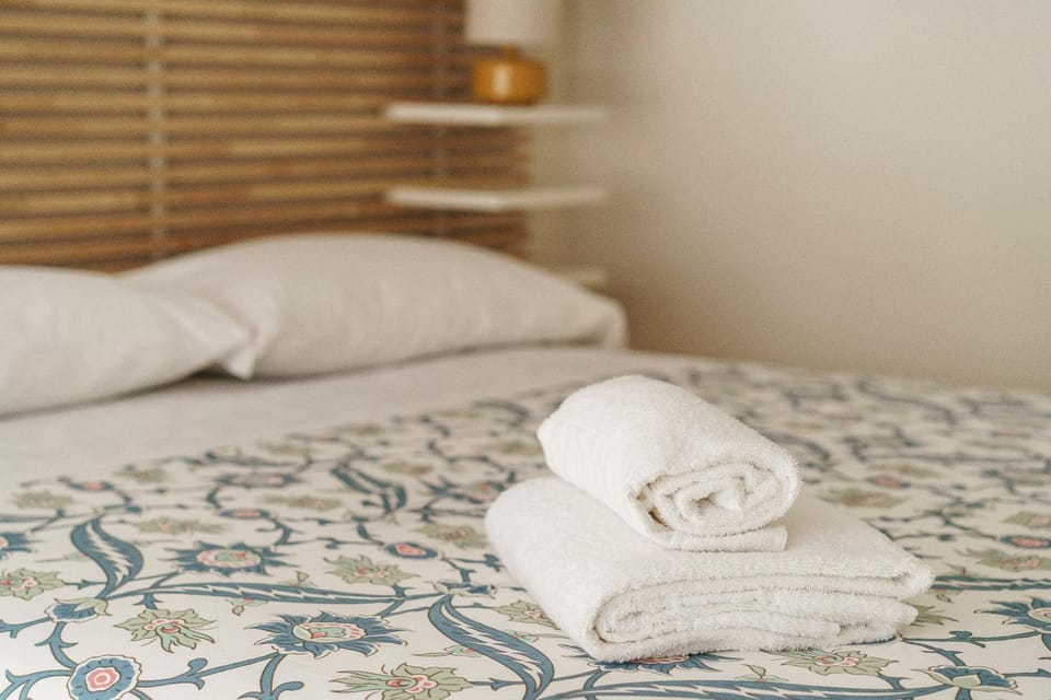 Bedroom, towels