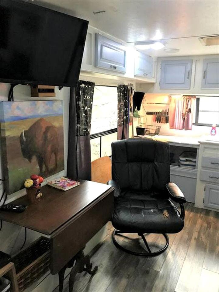 Texas Hill Country Glamping Caravan for a Nature Escape near Hamilton Creek House in Rio Grande