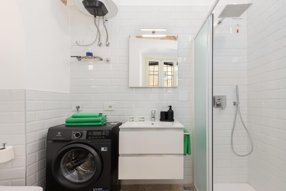 Shower, Bathroom, washing machine