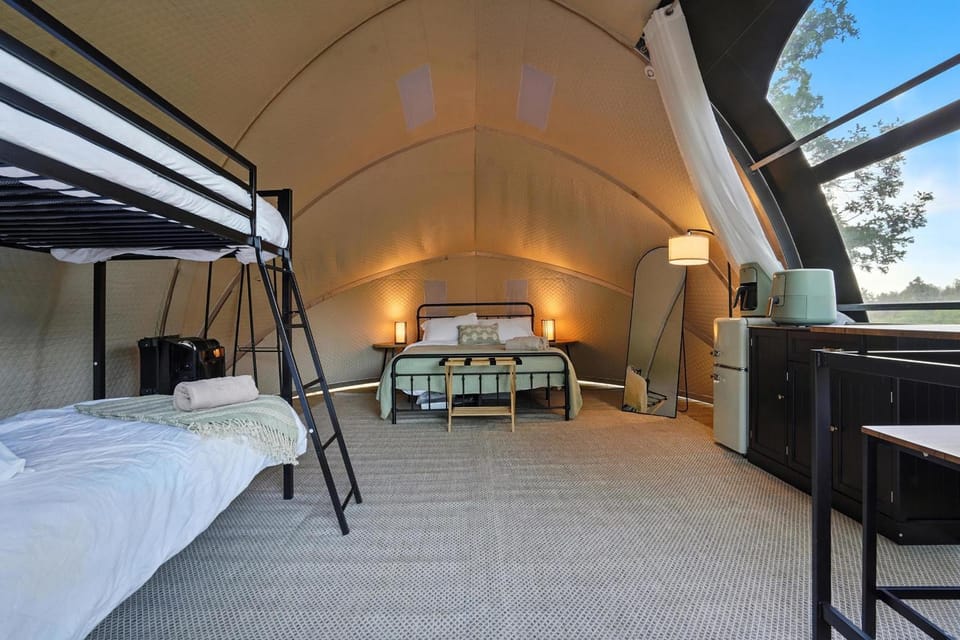 Glamping in Nature Near Mt Rushmore Luxury tent in East Custer