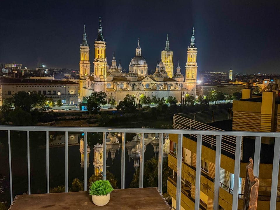 Best Views to El Pilar- Turistea Apartment in Zaragoza
