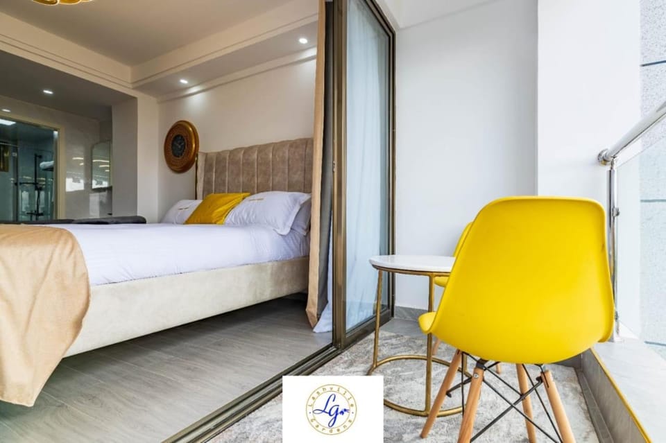 classy studio apartment in kilimani with fully equipped gym and balcony which breathtaking city views Apartment in Nairobi