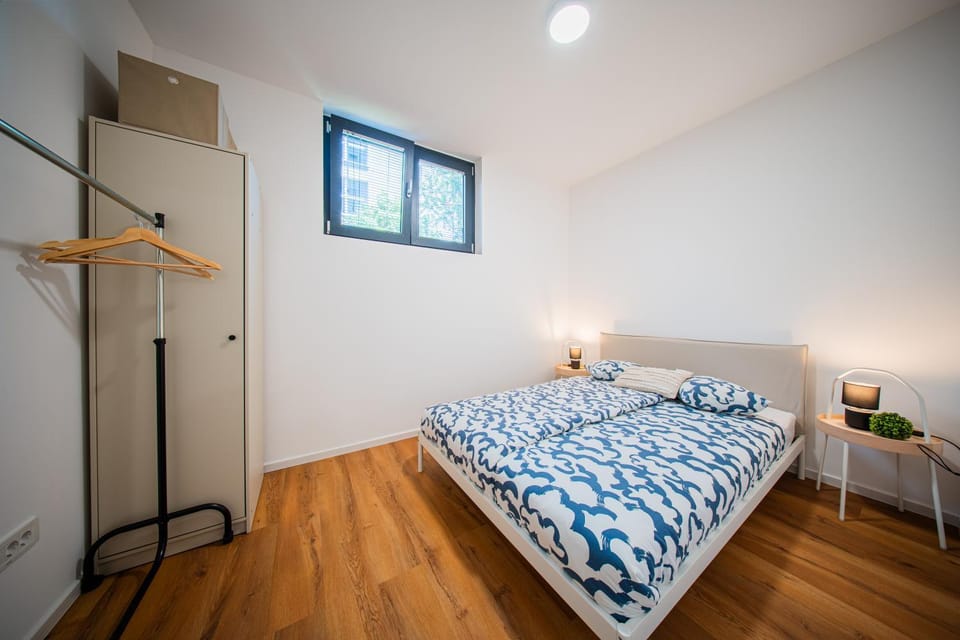 Bed, Photo of the whole room, Bedroom, Family, wardrobe