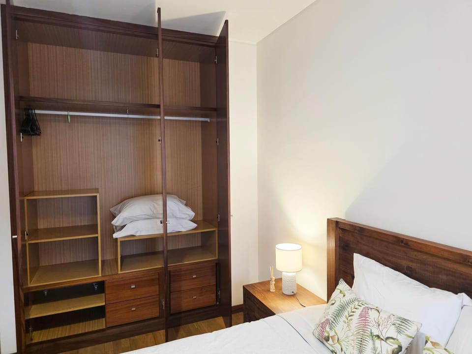 Bedroom, wardrobe