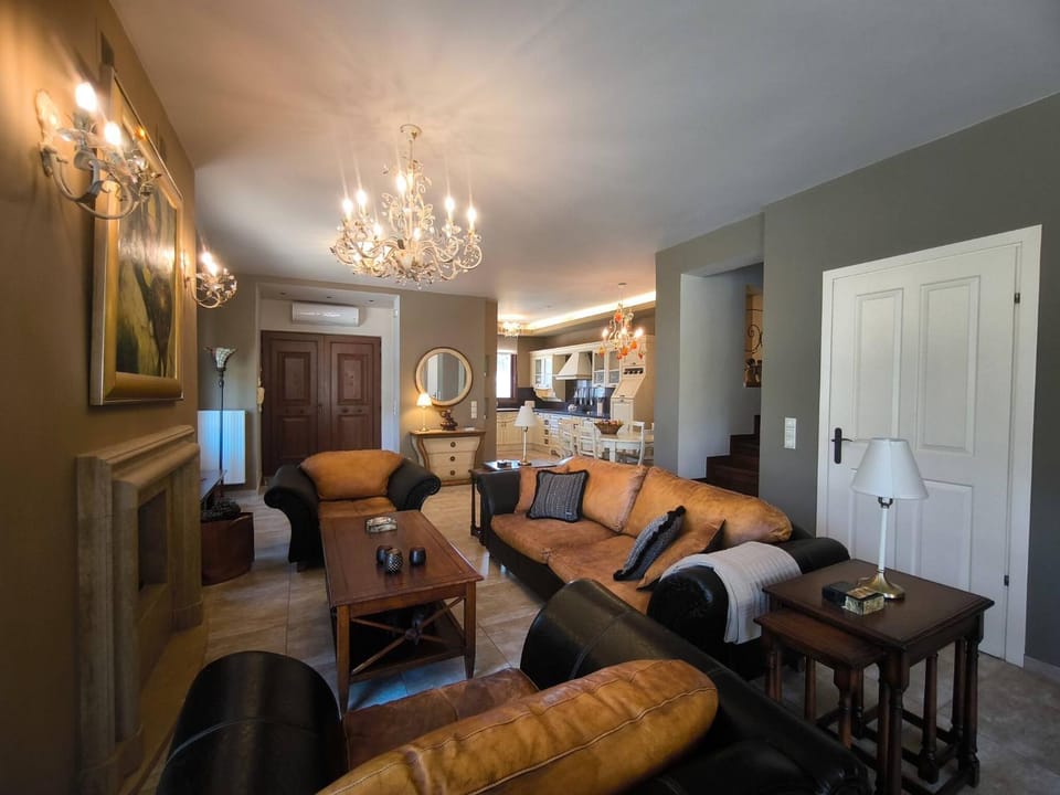 Communal lounge/ TV room, Living room