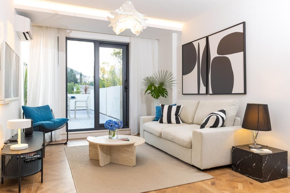 Living room, Seating area