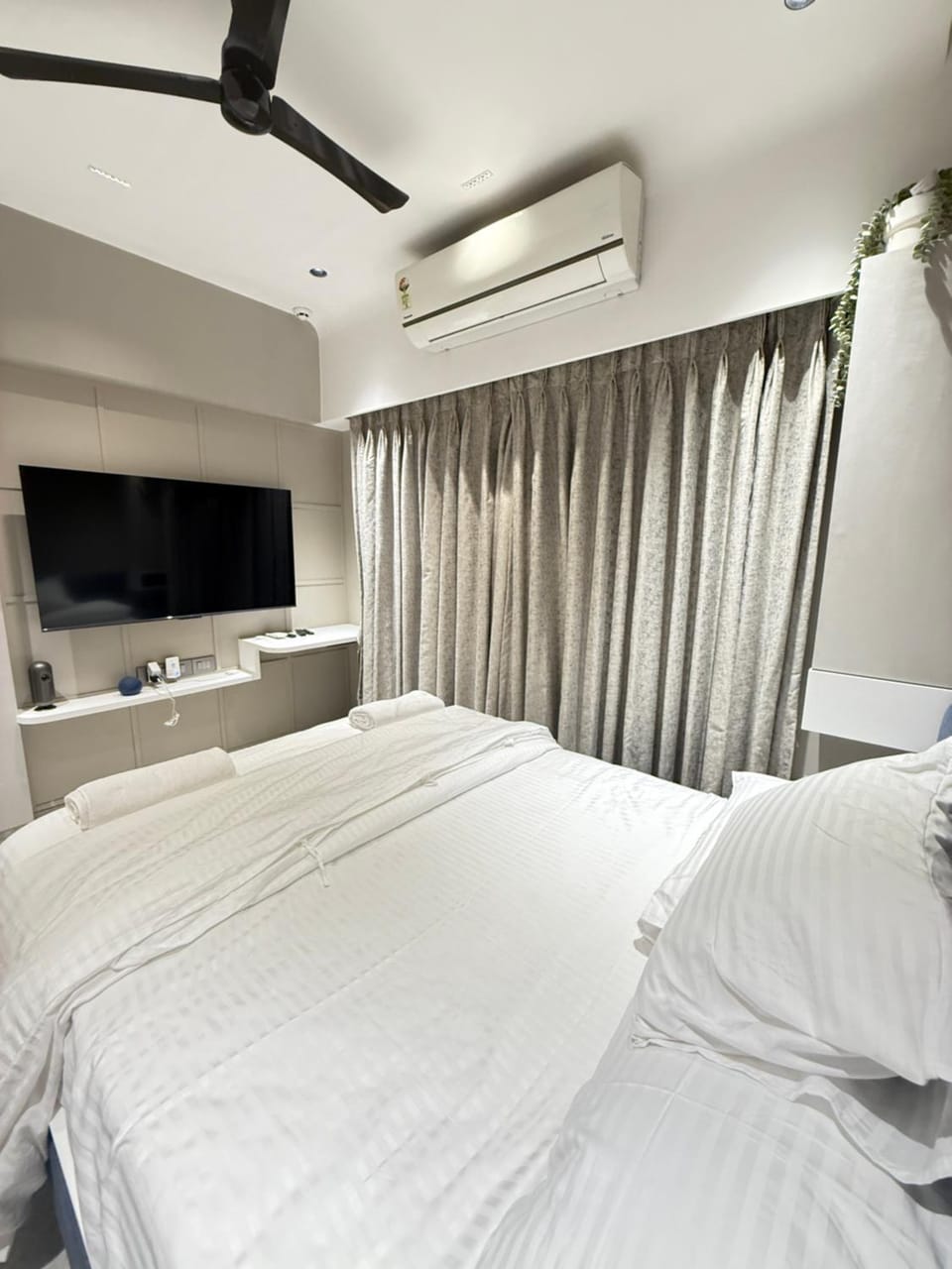 Private Ensuite Room in Modern Apartment Vacation rental in Mumbai