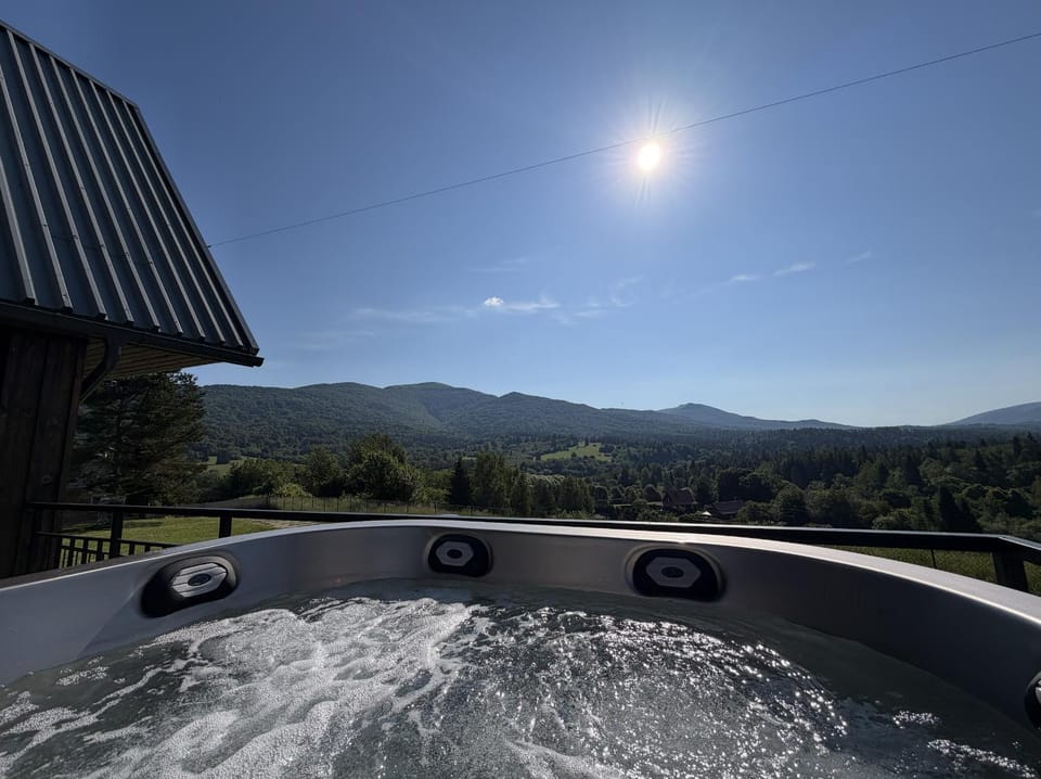 Hot Tub, Mountain view
