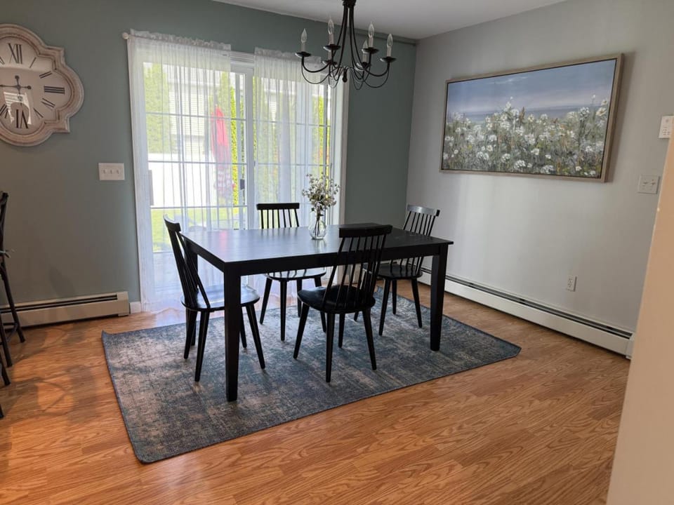 Huge Modern Townhome 10mins to Beach House in Saco