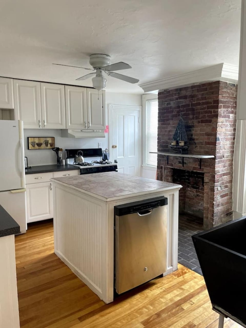 Beautiful West End Apartment Apartment in South Portland