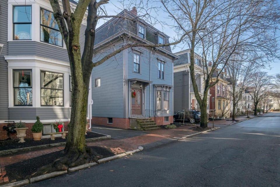Luxurious West End Historic Townhome - The Cushman House in South Portland