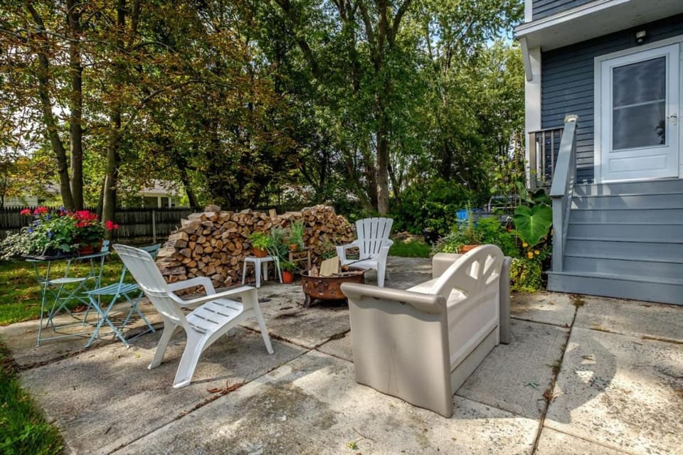 Back Cove - Sunny 2nd Floor Condo House in Portland