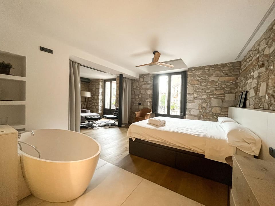Sleep & Stay - Luxury apt with views-Placa del Vi Apartment in Girona