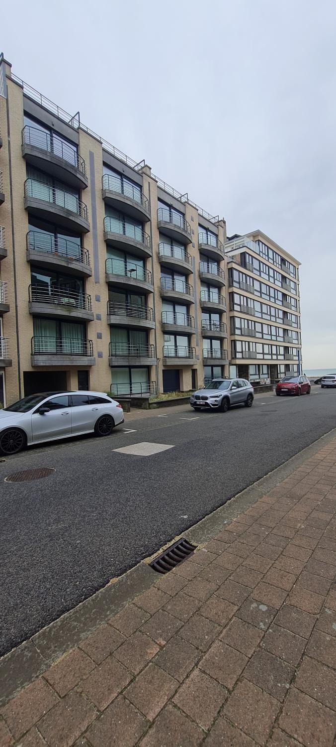 Property building, Street view, Location