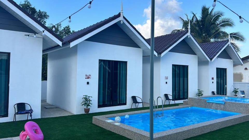 Dtamu Mama Roomstay w Pool and Wifi Bed and Breakfast in Terengganu, Malaysia
