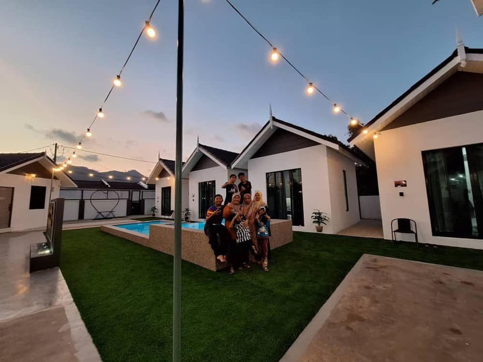Dtamu Mama Roomstay w Pool and Wifi Bed and Breakfast in Terengganu, Malaysia