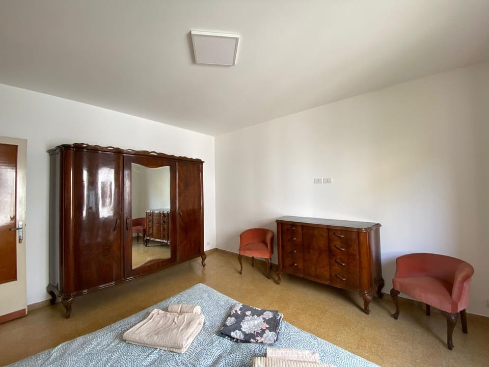 Bed, Photo of the whole room, Bedroom, towels, wardrobe