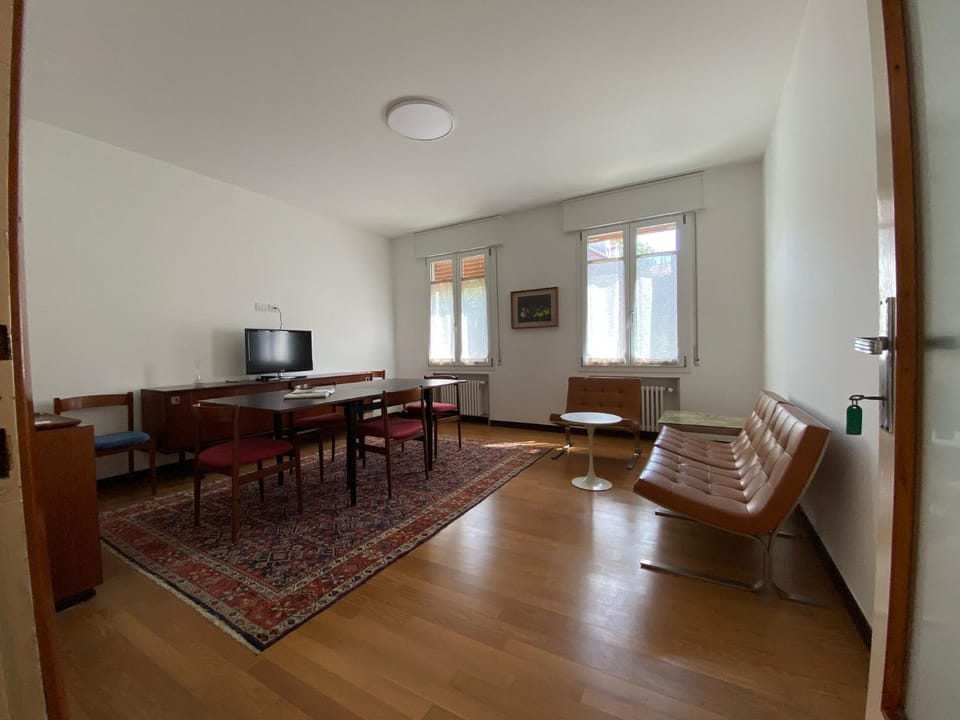 Communal lounge/ TV room, TV and multimedia, Living room, Seating area