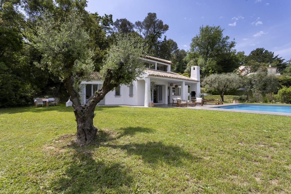 Chambre d'hôte - La maison méditerranéenne Bed and Breakfast in Roquefort-les-Pins