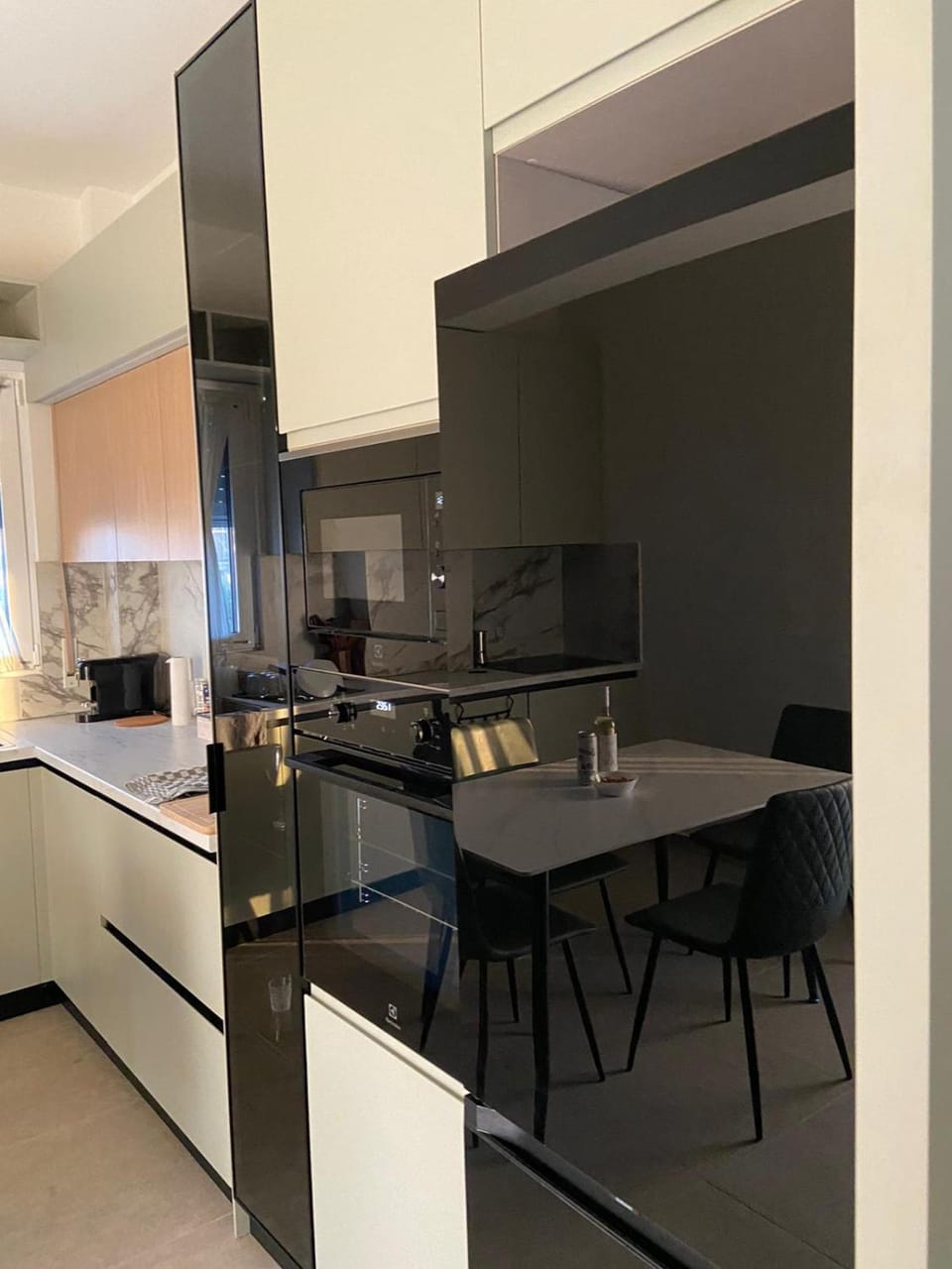 Kitchen or kitchenette, Dining area, dishwasher, oven, stove
