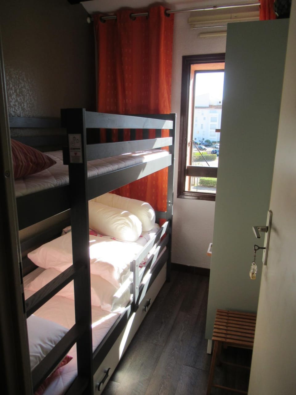 charmant petit studio cabine entre port et mer Cabin in Leucate