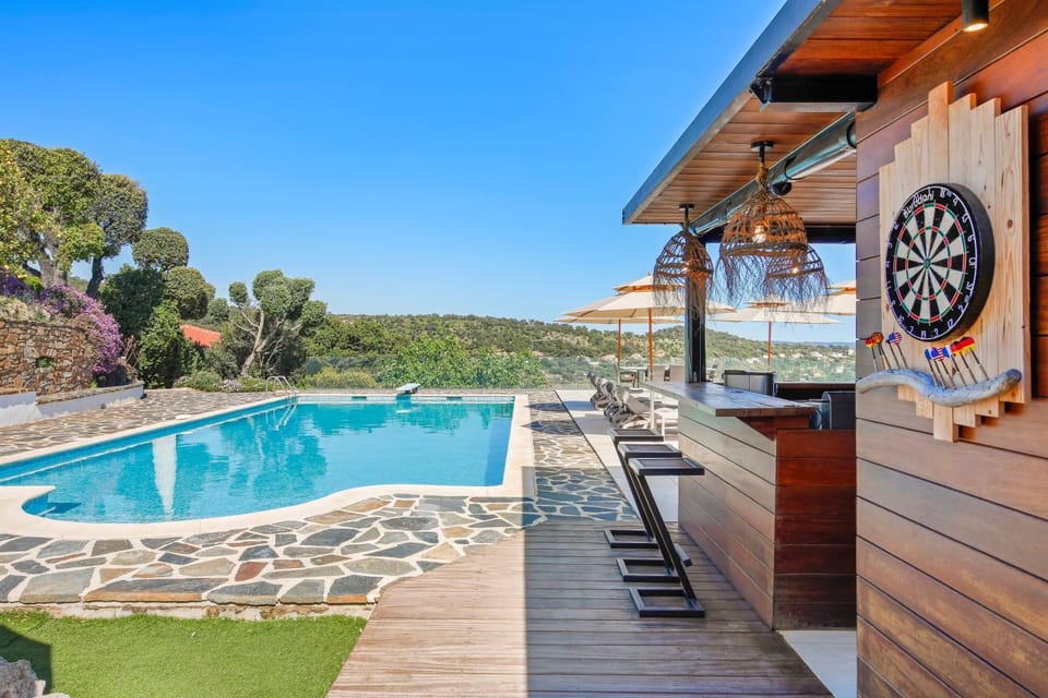 Darts, Balcony/Terrace, Swimming pool