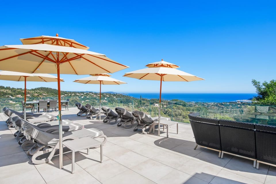 View (from property/room), Balcony/Terrace, Sea view, sunbed