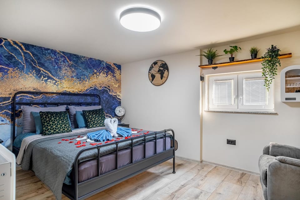Bed, Bedroom