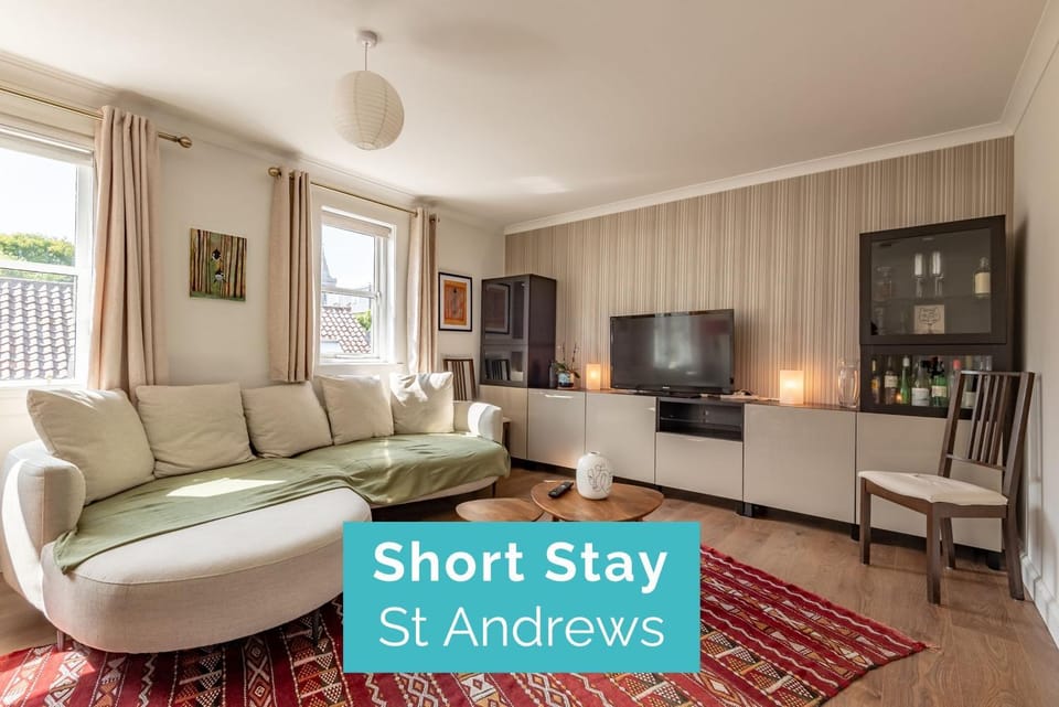 Communal lounge/ TV room, Seating area, Evening entertainment