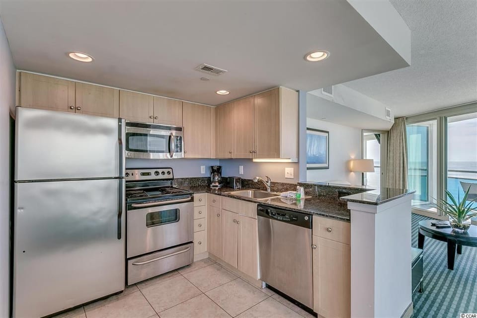 Spacious 2 Bedroom Oceanview Condo! 9th Floor Views! Oceans One 908 House in Myrtle Beach