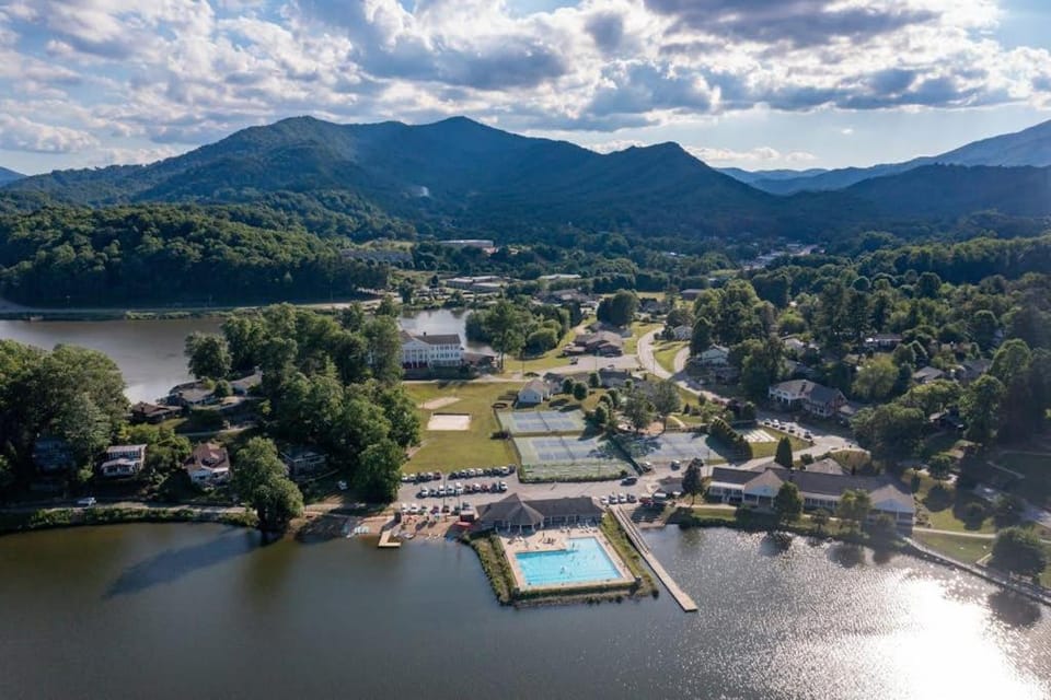 Siler Cottage House in Lake Junaluska