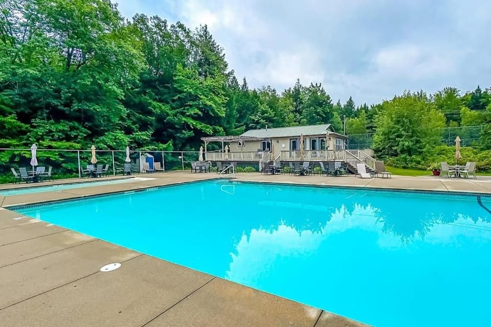 Ski & Splash Retreat House in Bridgton