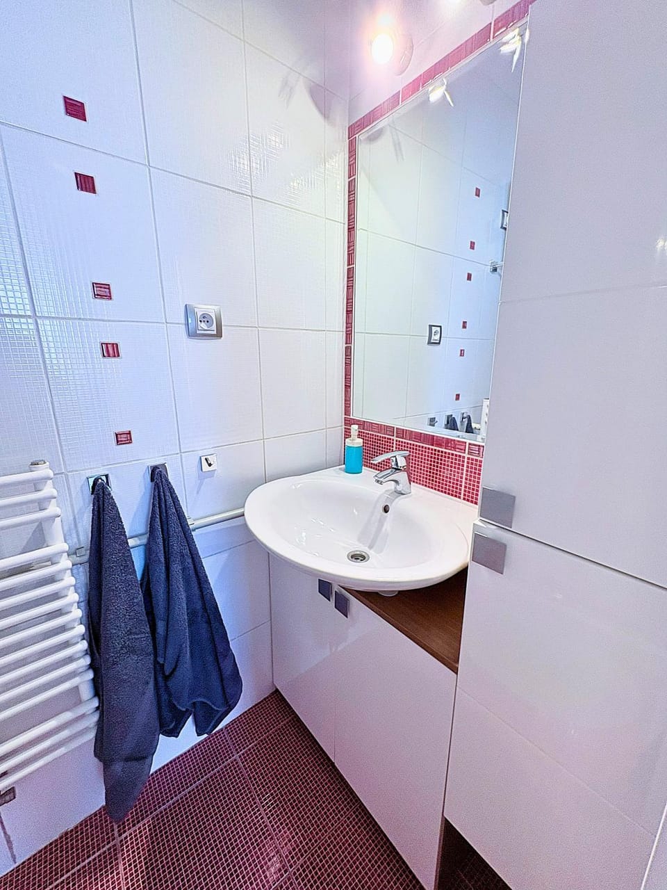 Shower, Bathroom, towels