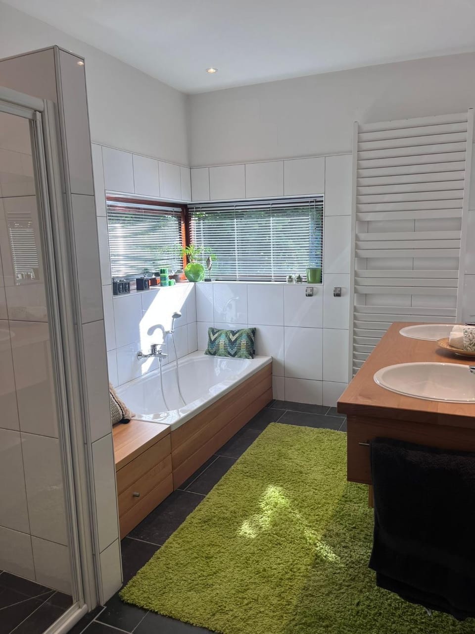 Shower, Toilet, Bathroom, Bath