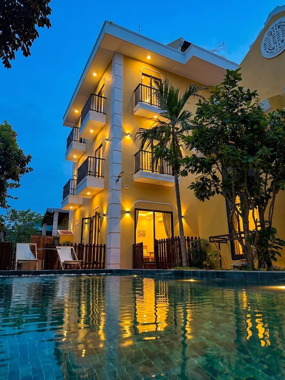 Property building, Patio, Day, Night, View (from property/room), Balcony/Terrace, Pool view, Swimming pool, sunbed