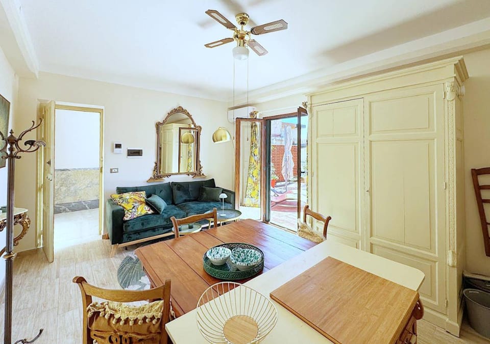 Bed, Photo of the whole room, Dining area, wardrobe, kitchen