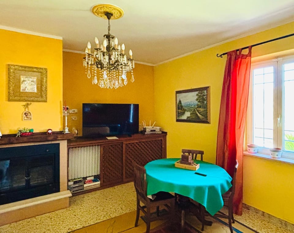 Communal lounge/ TV room, TV and multimedia