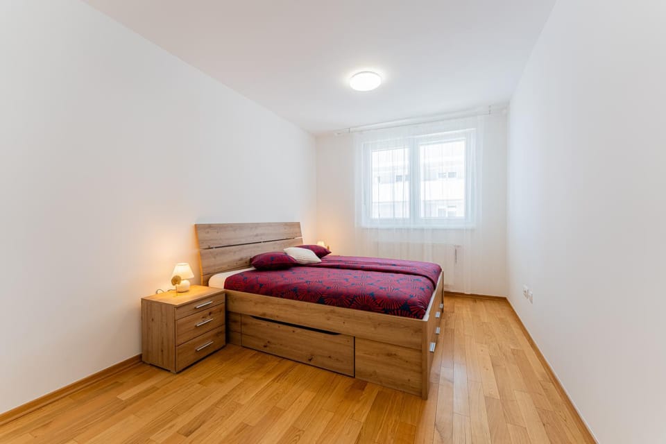 Property building, Bed, View (from property/room), Photo of the whole room, Bedroom