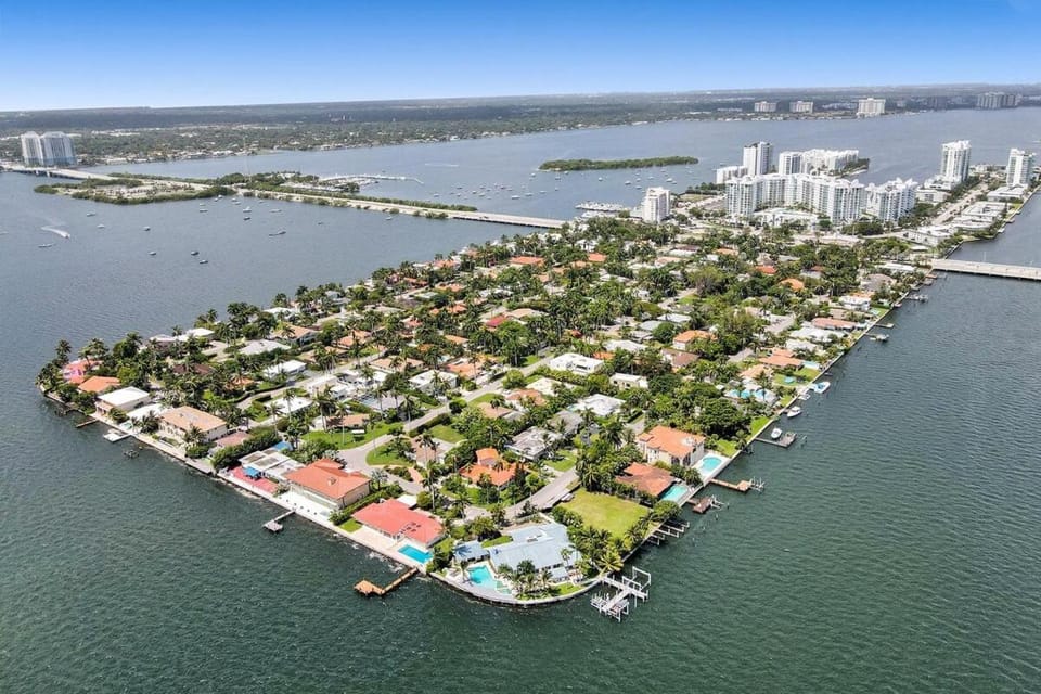 Gated Island Home with Pool & Beaches nearby House in North Bay Village