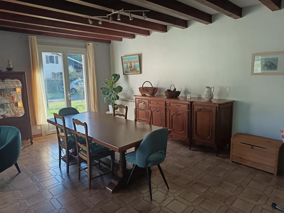 Communal lounge/ TV room, Dining area