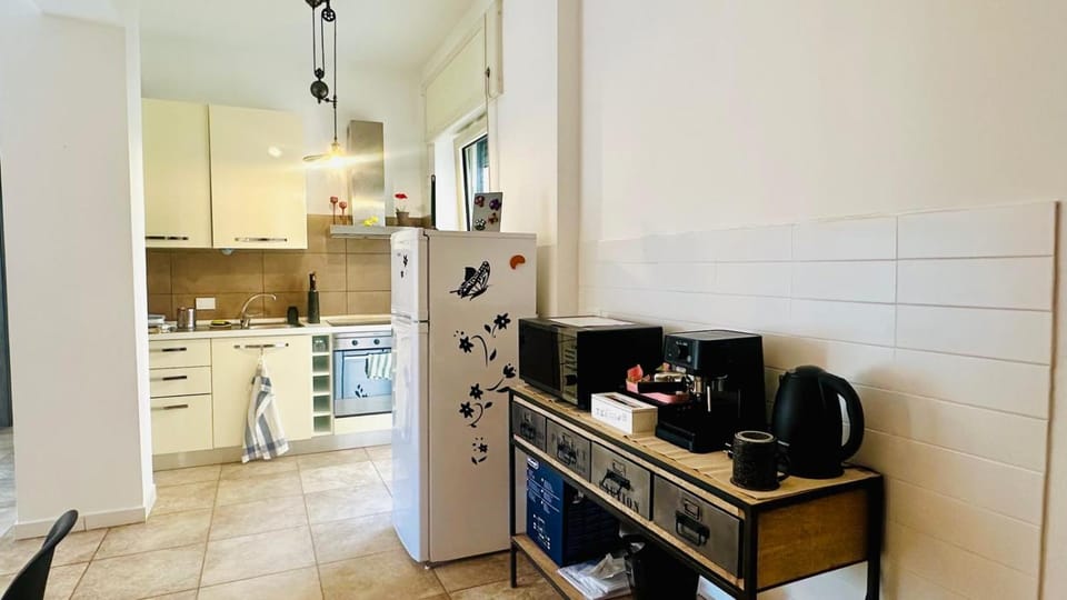 Coffee/tea facilities, Kitchen or kitchenette, Kitchen or kitchenette, stove, toaster