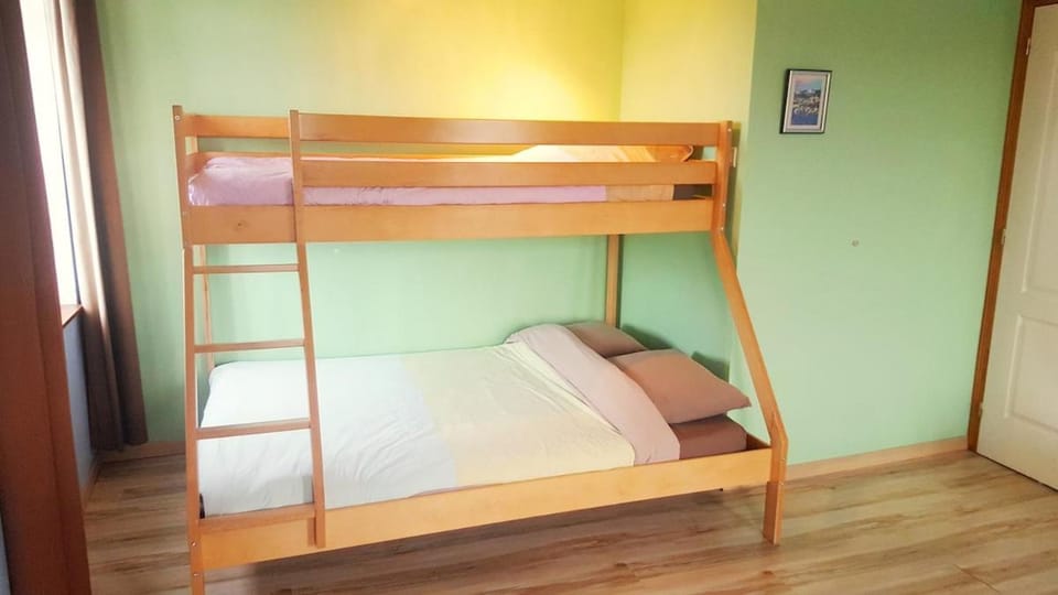 bunk bed