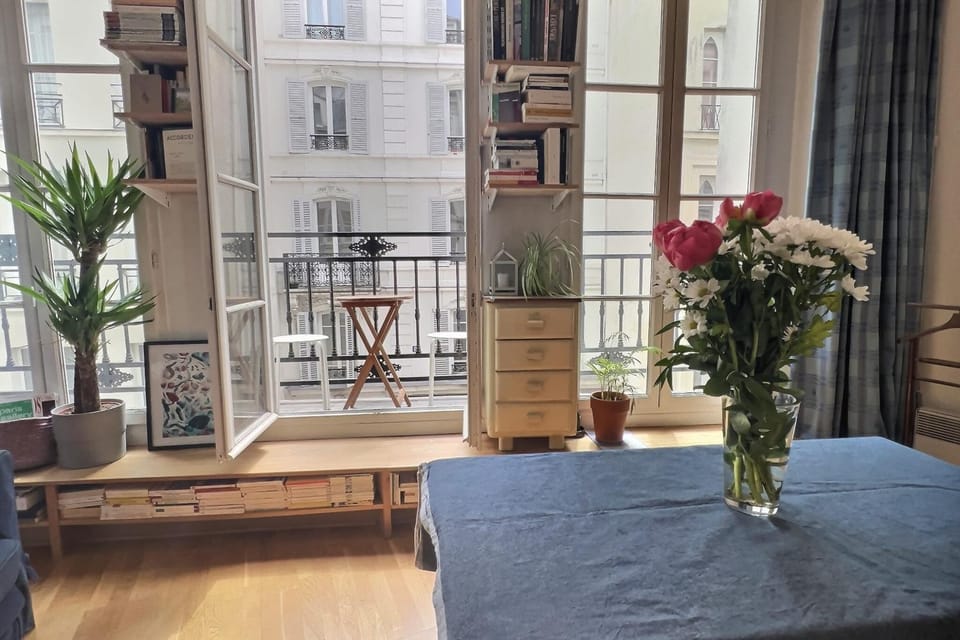 Bright 28m apartment in the old Halles district Apartment in Paris