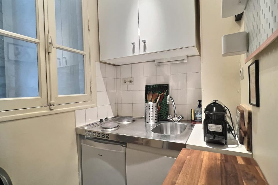 Bright 28m apartment in the old Halles district Apartment in Paris