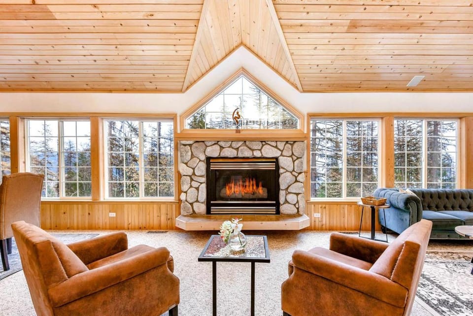 Living room, fireplace